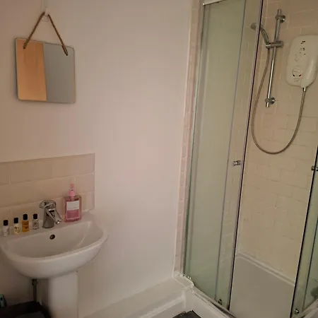 With Bathroom بيت ضيافة 3*